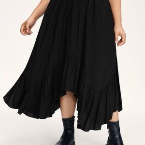 BloomChic Black High-Low Skirt